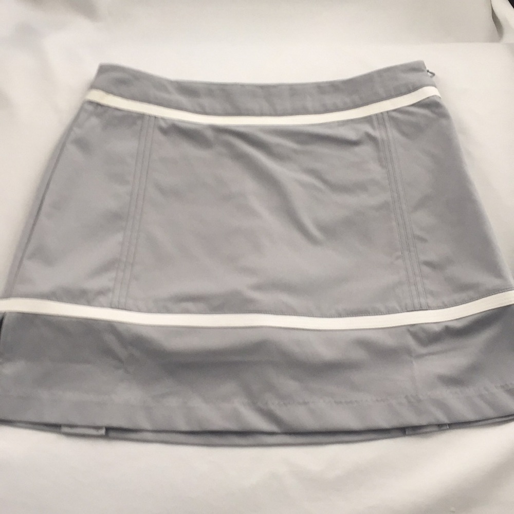LIKE NEW Adidas Golf Skort—LIGHT GRAY!